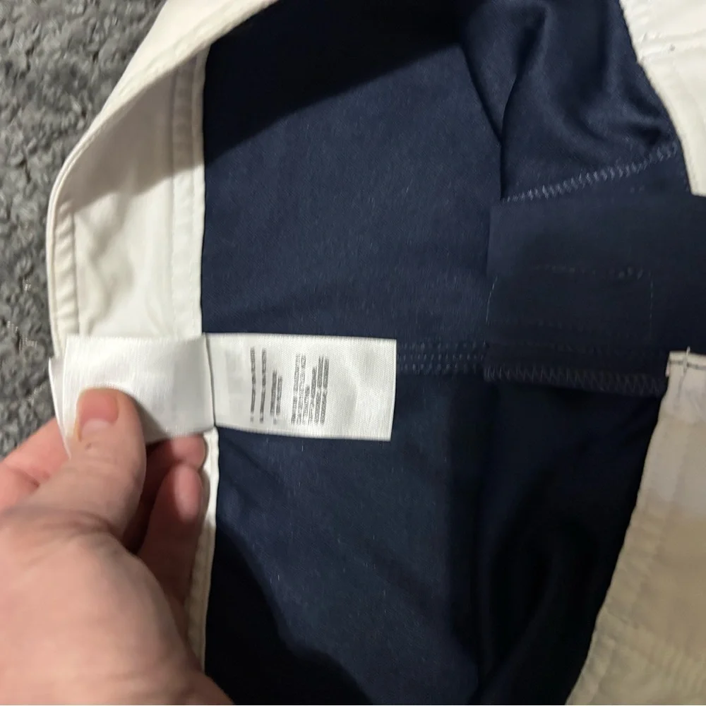The North Face Navy and Cream Hybrid Shorts size 30
